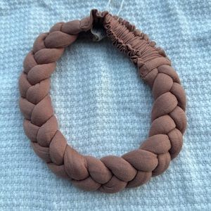 Kate Quinn large bow elastic headband M